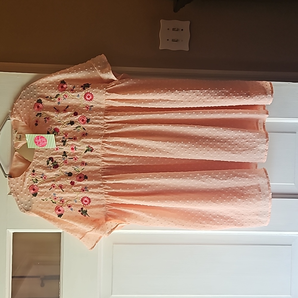 Blouse/dress size L.. I ❤️JOAN...PEACH WITH EMBROIDERED FLOWERS ON TOP